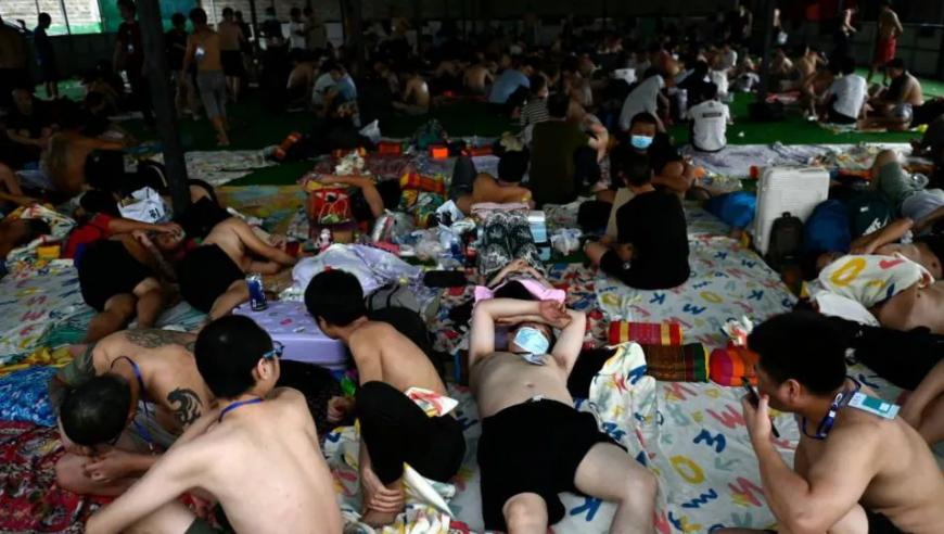摇钱树心水论334435四肖中特,特斯拉股价跌破300美元,准确资料解释落实_工具版V11.10